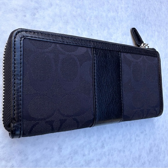 Coach Zip Wallet Signature Jacquard Black Size 8"x4" - Picture 5 of 10